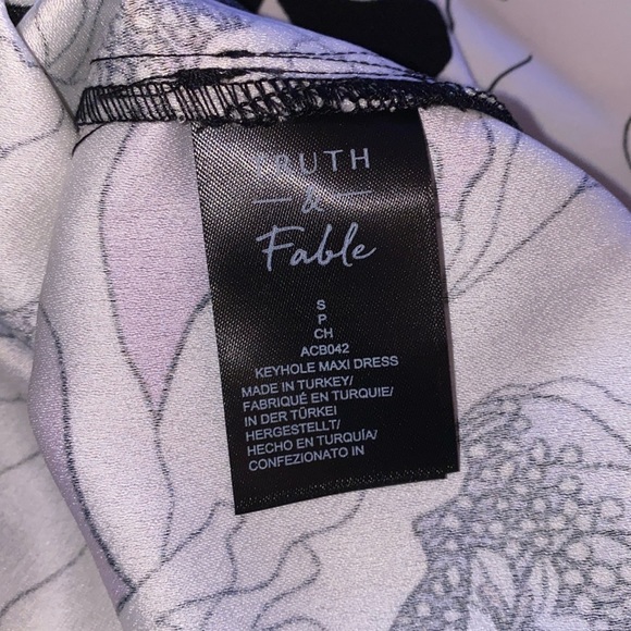 Truth & Fable Women's Keyhole Maxi Evening Dress Side Slits NWT - Picture 9 of 9